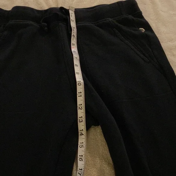 UGG black wide legged sweatpants with drawstring from Neiman’s. Unisex - Picture 11 of 15